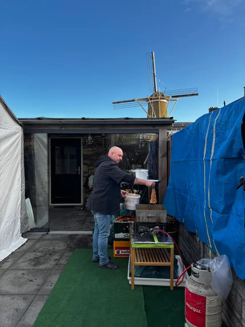Jaap bakt oliebollen